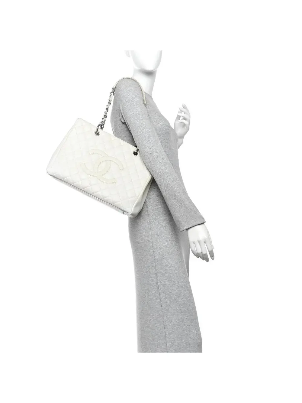 CHANEL immerse yourself
